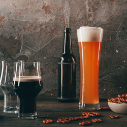 BOITE DE 4 CHOPES À BIÈRE BEER BASIC 30CL EN CRISTAL TRITAN