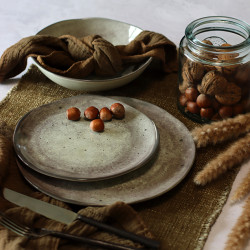 ASSIETTE CREUSE IRAZU 20CM EN FAIENCE GRIS
