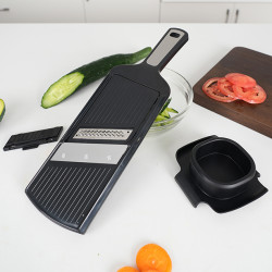 MANDOLINE AVCE POIGNÉE EN PLASTIQUE NOIR