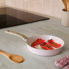 POELE 24CM EN ALUMINIUM  RECYCLÉ DE COULEUR ROSE INDUCTION COLORAMA