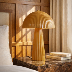 LAMPE À POSER EN MÉTAL STRIÉ SAFRAN BRILLANT 25X25X36CM THALIA
