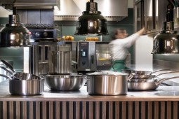 Triply : une cuisson robuste et durable, pensée pour les exigences des professionnels.